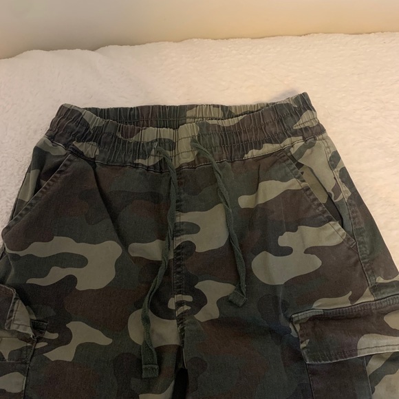 Camo Joggers - Picture 2 of 3